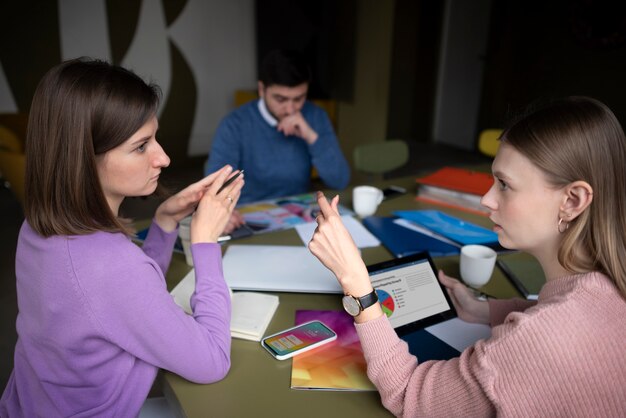 Jak ocenić umiejętności językowe pracowników w celu zwiększenia efektywności zespołu?