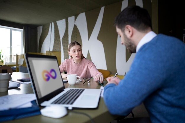 Jak personalizacja programów motywacyjnych wpływa na zaangażowanie klientów?